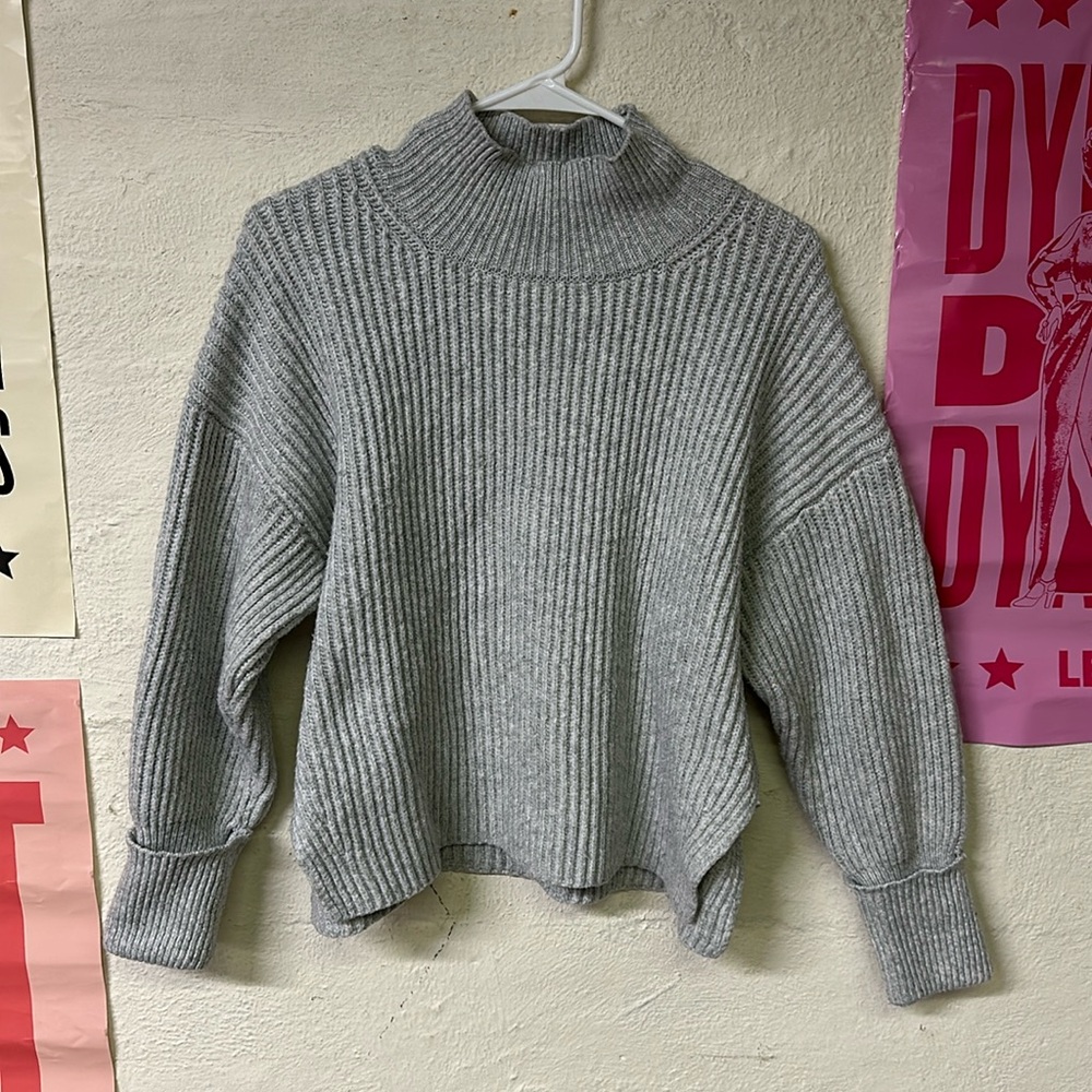 Top Shop Woman’s Sweater Size: 12